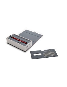 PARKER Sonnet Fountain Pen, Red Lacquer with Gold Trim, Fine Nib (1931473) 2