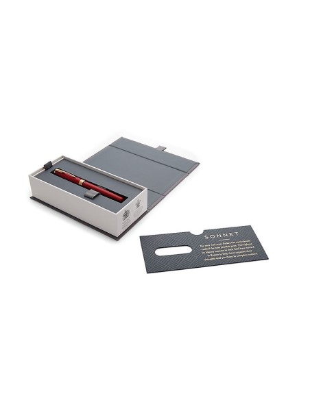 PARKER Sonnet Fountain Pen, Red Lacquer with Gold Trim, Fine Nib (1931473)