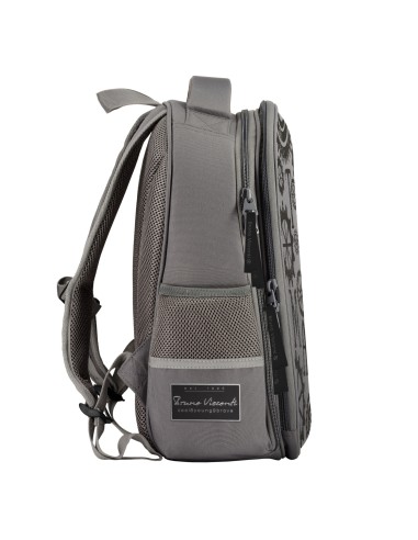 Backpack. Material: 100% polyester fiber. Zipper width 8 mm, puller 5 cm. Measurement: 30x38x20 cm
