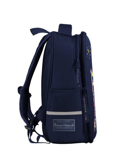 Backpack. Material: 100% polyester fiber. Zipper width 8 mm, puller 5 cm. Measurement: 30x38x20 cm