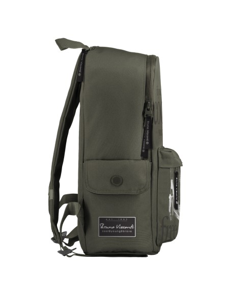 Backpack. Material: 100% polyester fiber. Water-proof zipper width 10 mm, puller 5 cm. Measurement: 30x40x17 cm