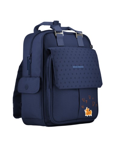 Backpack. Material: 100% polyester fiber. Zipper width 8 mm, puller 5 cm. Measurement: 29x38x14 cm.