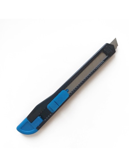 Cutter . Black (Main) + Red,Blue,Yellow