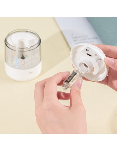Electric Pencil Sharpener DELI for graphite pencil φ6.9-8mm white